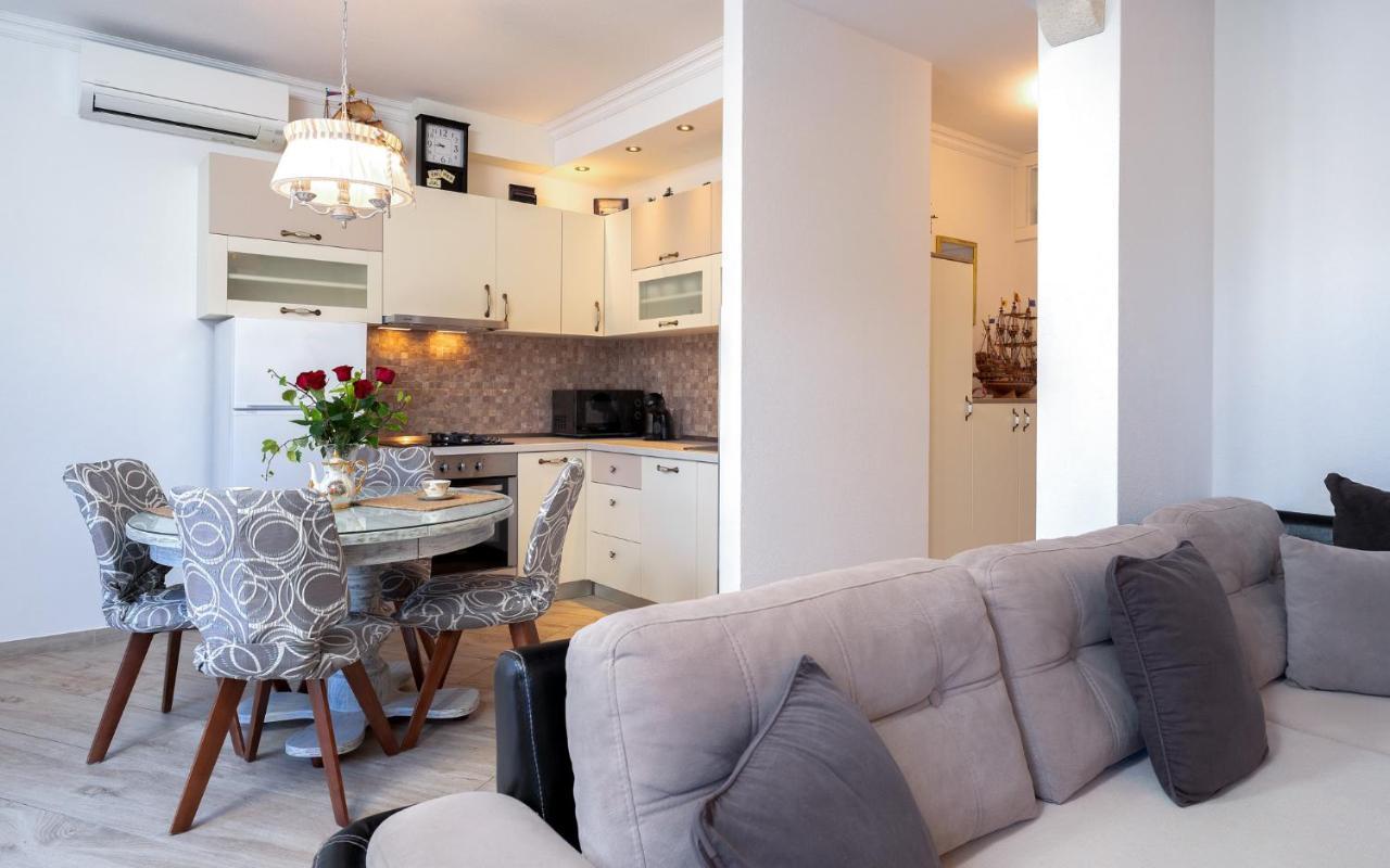 Villa Capitis In The Center- Luxury Apartment With Swimming Pool Hvar Town Buitenkant foto