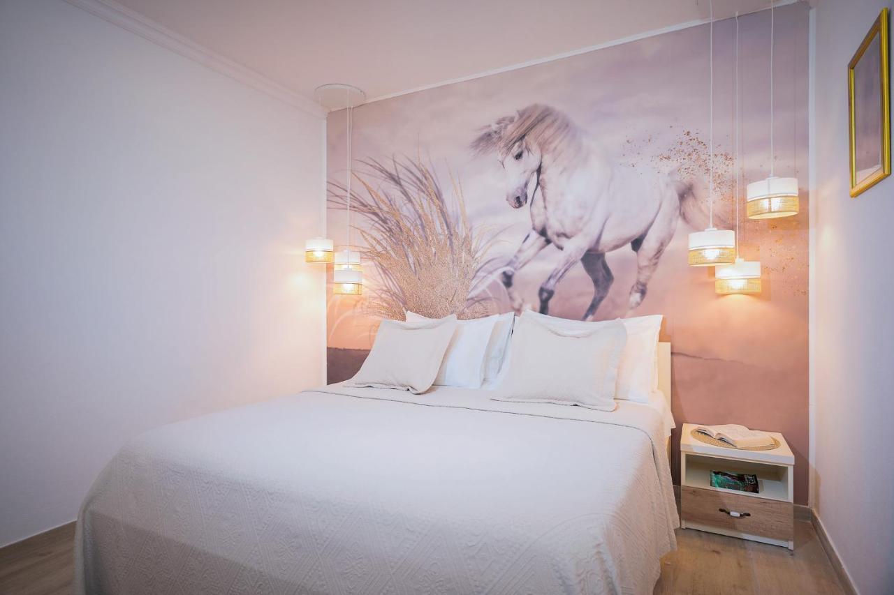 Villa Capitis In The Center- Luxury Apartment With Swimming Pool Hvar Town Buitenkant foto
