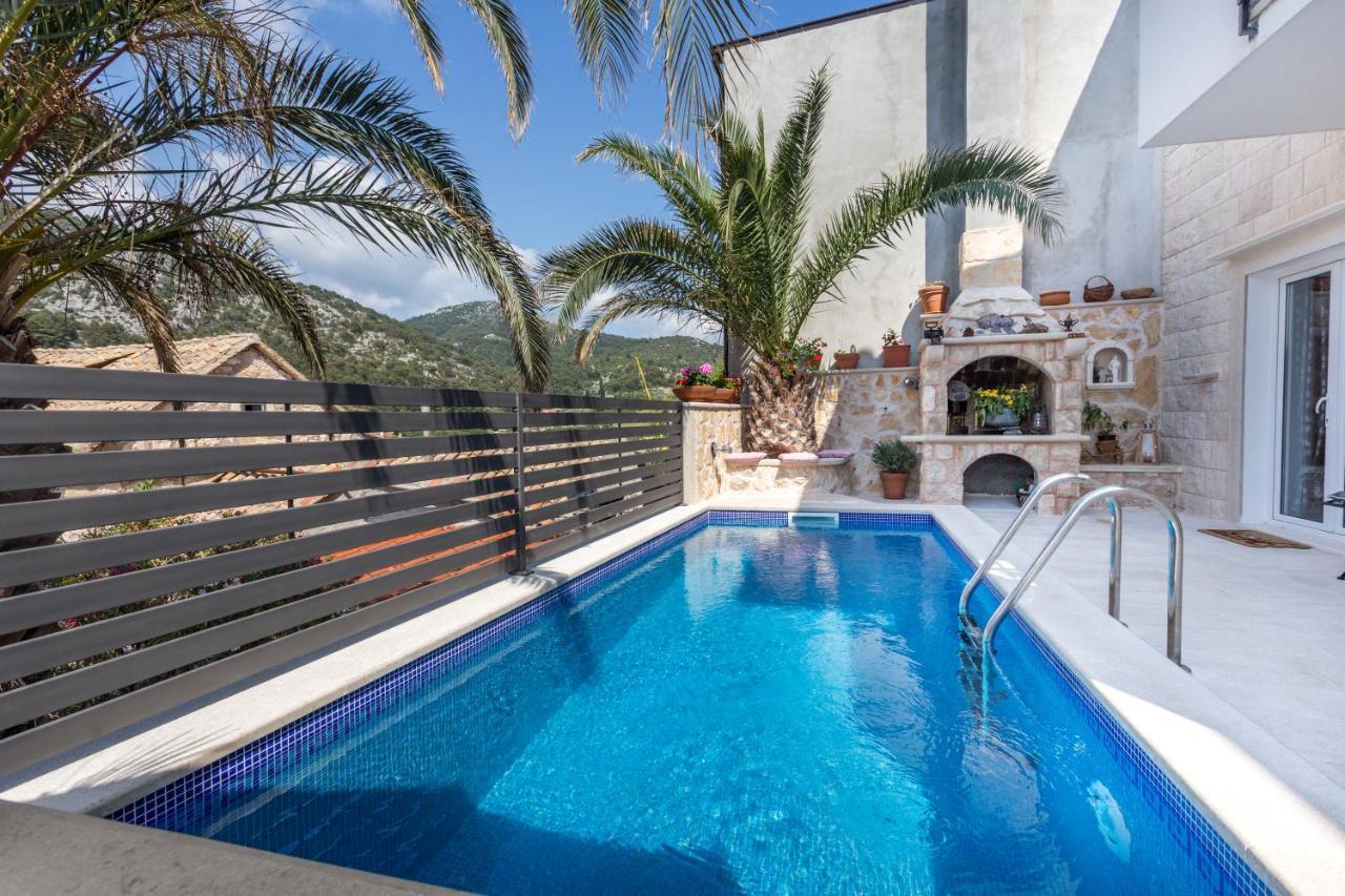 Villa Capitis In The Center- Luxury Apartment With Swimming Pool Hvar Town Buitenkant foto