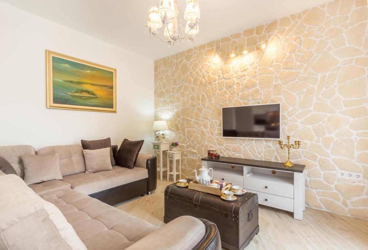 Villa Capitis In The Center- Luxury Apartment With Swimming Pool Hvar Town Buitenkant foto