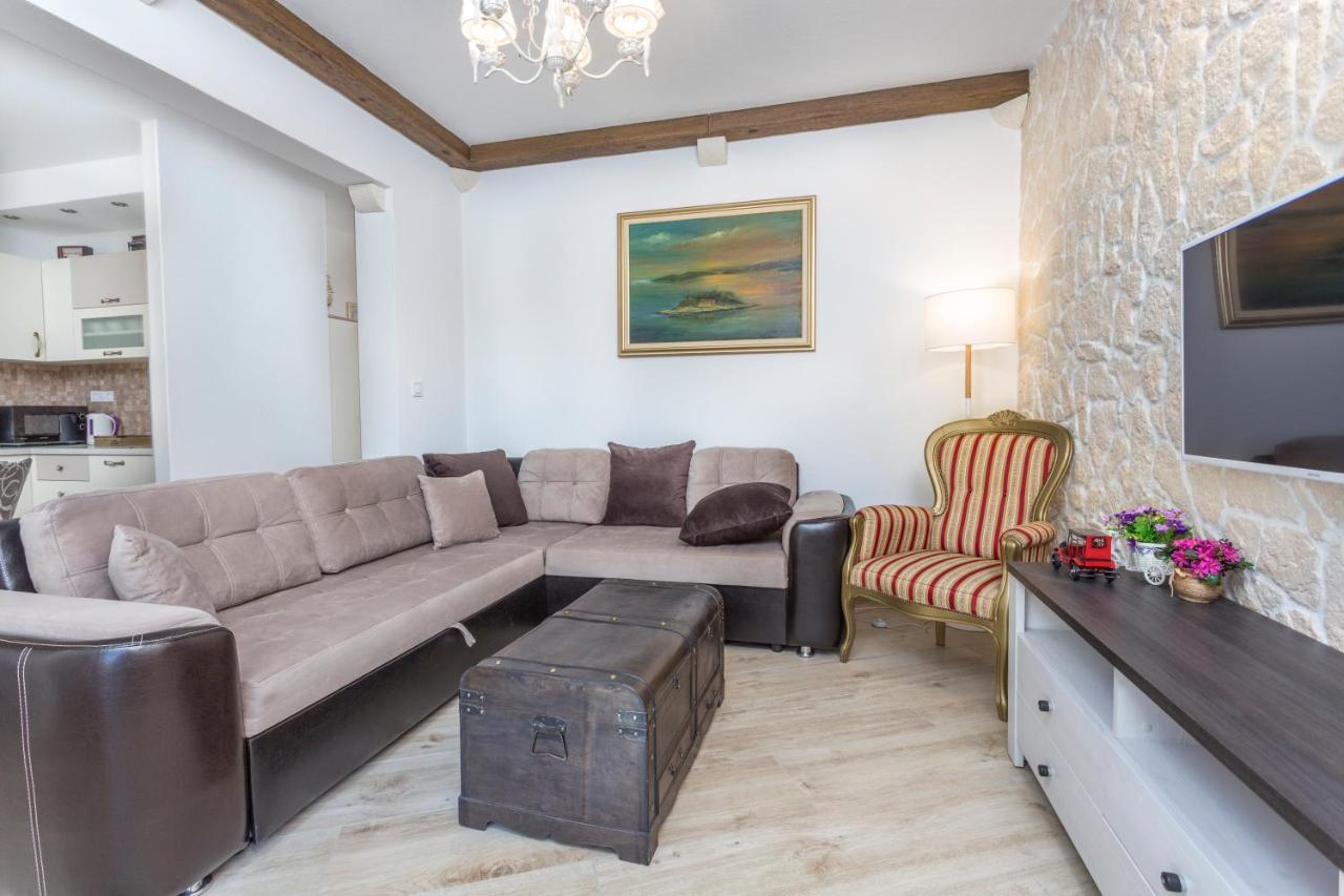 Villa Capitis In The Center- Luxury Apartment With Swimming Pool Hvar Town Buitenkant foto